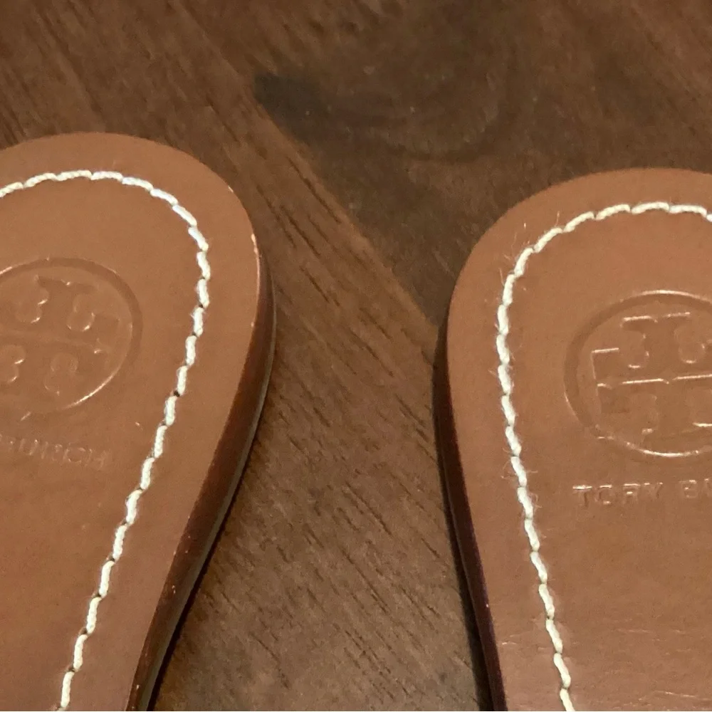 Tory Burch Mini Miller Leather Classic Thong - Picture 7 of 10